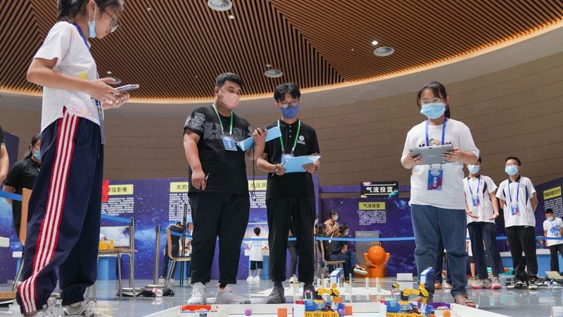 物联网平台定制开发：打造企业智能转型的关键基石**